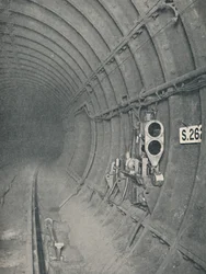 Tunnelsignal og automatisk togstop. London Underground Railways, 1926