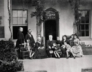 Victor Hugo, fransk romanforfatter, i eksil på Guernsey, 1866