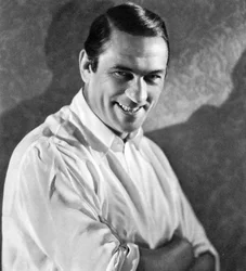 Victor McLaglen, britisk bokser og skuespiller, 1934-1935