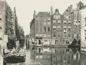 Udsigt over en af hovedkanalerne, Amsterdam, Holland, 1895.