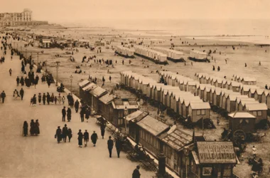 Udsigt over Esplanaden mod Palace Hotel and Cabins, c1928