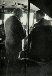 Winston Churchill taler med kaptajn Shakespeare på flyvebåden Berwick, c1939-c1944 1946.