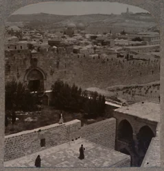 Zion Porten. Oliebjerget og Scopusbjerget i det fjerne, c1900