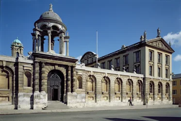 Ydre af den forreste quad på The Queens College, Oxford, bygget 1709-34