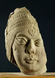 Rød sandstenshoved af Yakshi, Bharhut, 2. århundrede f.Kr