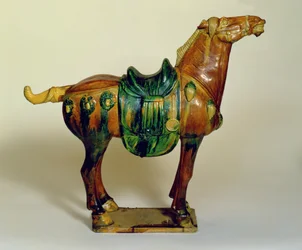 Tang-stil keramikfigur af en hest