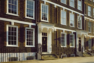 To huse i Queen Annes Gate, Westminster, London