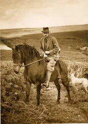 Den 10. hertug af Devonshire til hest på Bolton Moor, slutningen af 1940