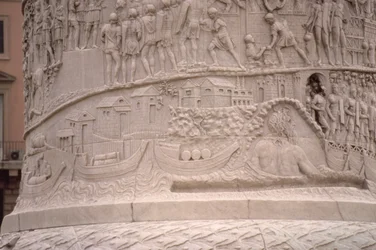 En romersk havn og konstruktionen af en romersk lejr, fra Trajans søjle, 2. århundrede e.Kr. (udskåret sten) (detaljer)