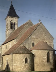 Church of St. Martin, Vic, Berry, Frankrig, bygget i det 12. århundrede (foto)
