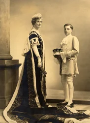 Hertuginde Evelyn og Michael Baillie ved kroningen af George VI, af Speight Ltd