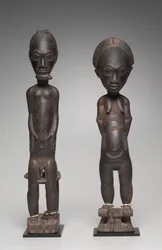Figure pair, late 1800s to early 1900sdani