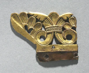 Fragment af et dekorativt våbenskjold fra et relikvieskrin, ca. 1165-1180