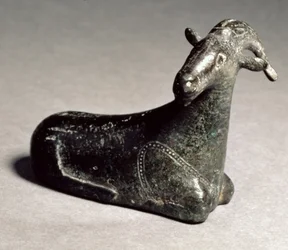 Hulstøbt gedfigur, østgræsk, arkaisk periode, ca. 550 f.Kr. (blyfyldt bronze)