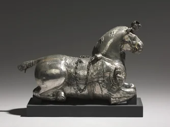 Hesteformet drikkekar, 200-325