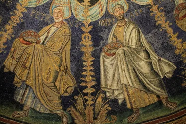 Mosaik af loftet i Baptistery of Neon. Detalje af processionen af de tolv apostle, der fortsætter rundt om midtmosaikken i to retninger, og slutter med, at Sankt Peter møder Sankt Paulus. 5. århundrede, Ravenna, Italien. Registreret som UNESCO World Heri