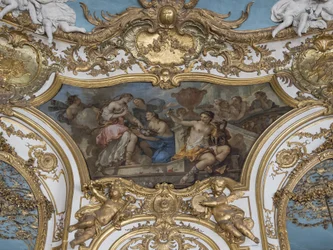 Nymfer, der tilbyder blomster i Psyche på tærsklen til Kærlighedspaladset. Maleri af Charles Joseph Natoire (1700-1777)