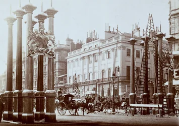 Park Lane bliver dekoreret til dronning Victorias diamantjubilæum