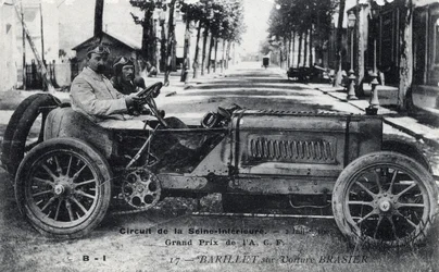 Racing, Grand Prix de France (ACF): Tønde, der kører en Brasier-bil på Seine Inferior-banen, 2. juli