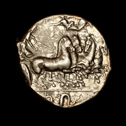 Sjælden antik græsk mønt, Syrakus, sølv tetradrachme, Nike kroner sejrrig vognstyrer med laurbærkrans ca. 450 f.Kr (foto)
