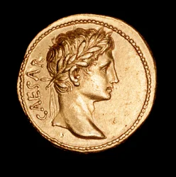 Sjælden antik romersk mønt, aureus, kejser Augustus ca. 27 f.Kr.
