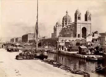 Religiøs arkitektur: udvendig udsigt over basilika-katedralen Sainte Marie Maggiore (Sainte-Marie-Maggiore), bygget mellem 1852 og 1893 efter planerne fra arkitekten Leon Vaudoyer (1803-1872). Marseille, Bouches du Rhone (13), cenotype af beg