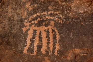 Klippekunst, forhistorie: Indgravering af en Oryx-antilope i Uweinat-massivet, Egypten. (Periode fra 8000 til 3000 år f.Kr.). Fotografering