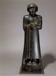 Statue af Gudea, Prins af Lagash, ny-sumerisk, fra Telloh, oldtidens Girsu, ca. 2130 f.Kr. (diorit)