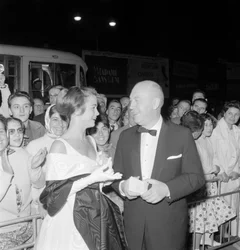 Instruktøren Otto Preminger med skuespillerinden Lee Remick ved den internationale filmfestival på Venedigs Lido - 1959