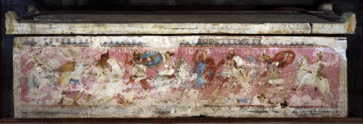 Amazonernes sarkofag, dekoreret med scener af kampe mellem grækere og amasoner, fra Tarquinia, 4. århundrede f.Kr. (alabaster) (se også 36059)