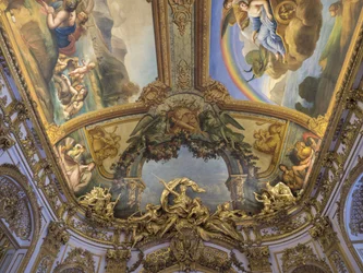 Trofæet af Diane Chasseresse, en gruppe skulptureret fra døren til Galerie doree, af Francois Antoine Vasse (1681-1736), omkring 1715. Banque de France. Hotel de Toulouse, tidligere hotel de la Villiere, Paris - Hotel de Toulouse, hovedkvarteret for Banqu