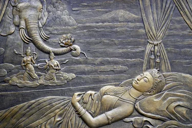Tinh Xa Ngoc Chau buddhisttempel, Buddhas liv, Siddhartha Gautama, Buddhas mor Maya drømmer om, at den hvide elefant kommer ind i hendes livmoder, Chau Doc, Vietnam, 2018 (foto)