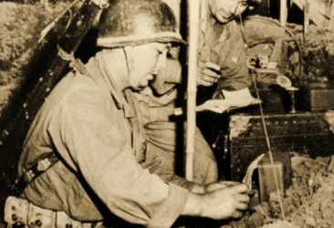Tropper ved kommunikationsposten, Camp Claiborne, Louisiana, 1943 (sepiafoto)