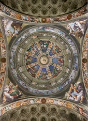 Udsigt over kuplen af ​​tværskibet og paneler med fresker af Giovanni Antonio de Sacchis og Bernardino Gatti, Sanctuary of the Madonna della Campagna, Piacenza, Emilia-Romagna, Italien (foto)