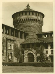 Udsigt over gården til Castello Sforzesco (Sforza-familiens slot) i Milano