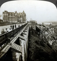 Hotel Chateau Frontenac og Dufferin Terrace, Quebec, Canada.