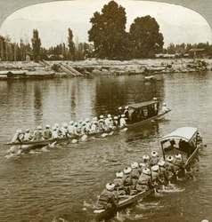 Lady Curzxon rejser på statens pram i Maharaja, Kashmir, Indien, omkring 1900-tallet.