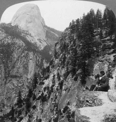 Udsigt fra Glacier Canyon til Half Dome, Yosemite Valley, Californien, USA, 1902