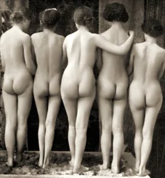 Kvintet af kvindelige nøgenmodeller, ca. 1900