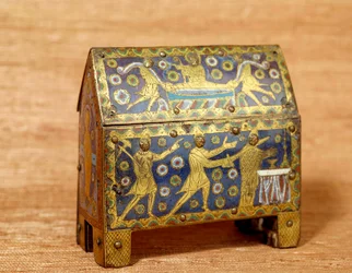 Kunstgenstand: emaljeret relikvieskrin af guld og kobber ved den hellige Thomas Becket (1118-1170), ærkebiskop af Canterbury. Ca. 1200. Mål 0,16x0,142 m. Paris, Nationalmuseet for Middelalderen, Clunybadene