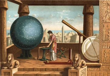 Claude Ptolemaios (ca. 100 - ca. 170), græsk lærd og astronom, i Alexandria-observatoriet (Ægypten). Barcelona 1877.