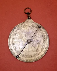Gotisk astrolabium fra det 14. århundrede. Milano, Musei del Castello.