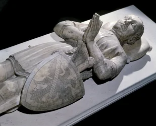 Ligger i Bertrand du Guesclin (1320-1380) Saint Denis. Basilika.