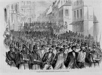 At passere en kolonne af fangeoprør gennem Paris, revolutionen i 1848