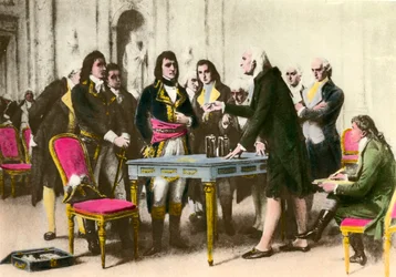Den italienske fysiker Alessandro (Alexandre) Volta (1745-1827) præsenterer sin bunke til Napoleon Bonaparte. 1801 Privat samling