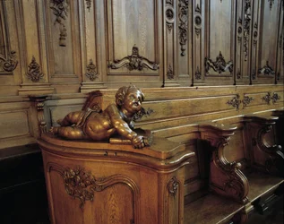 Barok arkitektur: træbod, der repræsenterer en engel, attribut for evangelisten Saint Mathieu. Kor (1700-tallet) af St. Stephens kirke. Indvendig udsigt. Marmoutier, Bas Rhin (67).