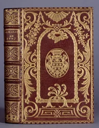 Bogomslag, indbinding med ornamenter varierer til våben fra cotte-familien af en almanak fra 1747. Paris, Dekorativ kunst