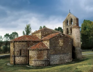 Romansk kunst: udsigt over kirken San Salvador de Cantamuda, Spanien