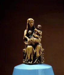 Sankt Anne, Jomfruen og Barnet Elfenbensskulptur fra det 14. århundrede. Realiseret i Nordfrankrig. Musee Vivenel, Compiegne