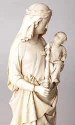 Statue. Madonna og barn. Gave fra Mgr. Cantineau, dekan for katedralkapitlet. Elfenben. 13. århundrede. Detalje, buste.